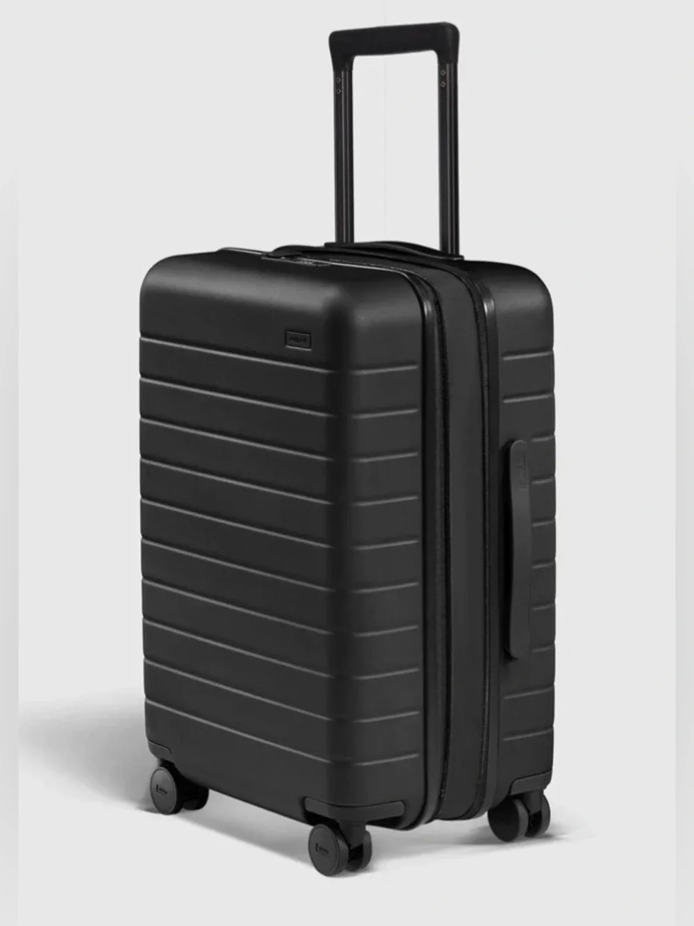EUC AWAY Bigger Carry-On Flex in Jet Black